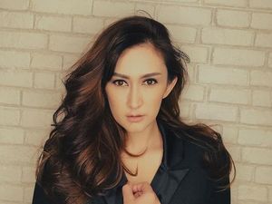 Jalani Sidang Cerai Perdana, Nafa Urbach Menangis