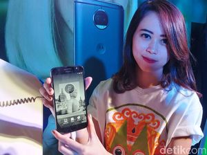 Trio Android Motorola Panaskan Jagat Ponsel Indonesia