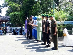 Panglima TNI Gatot Nurmantyo Ziarah ke Makam Soeharto