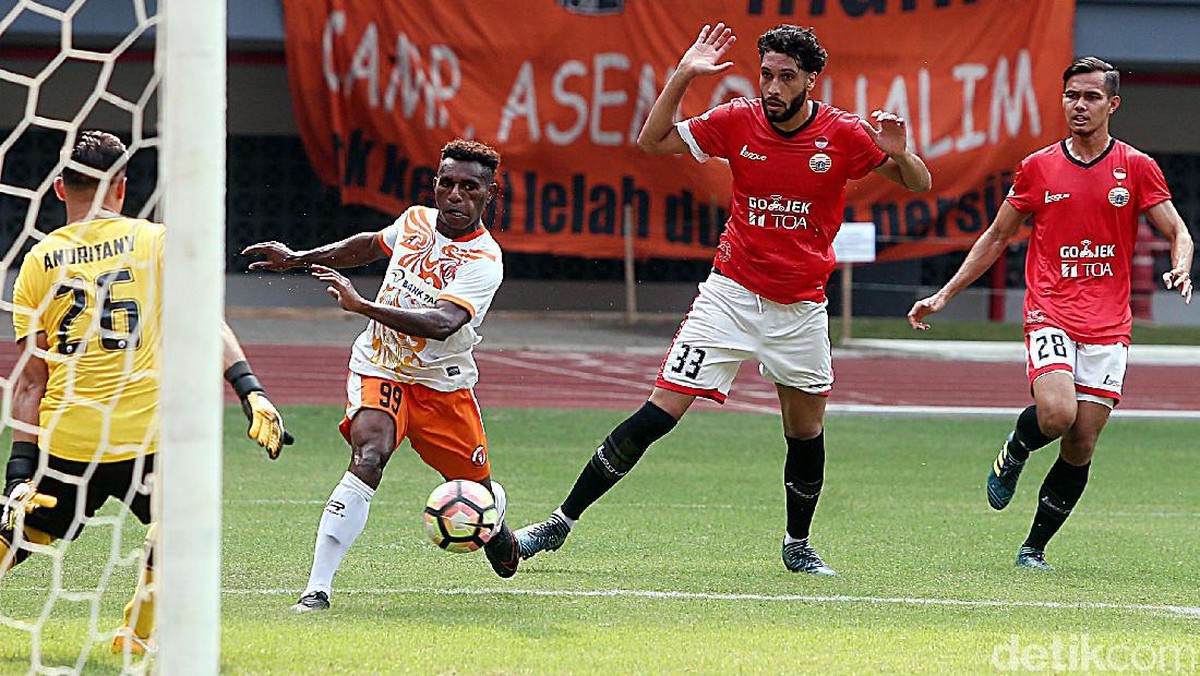 William Pacheco mencetak gol untuk kemenangan Persija Jakarta atas Perseru Serui. (Rengga Sancaya/detikSport)