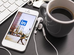 QR Code LinkedIn Bisa Jadi Kartu Nama Digital