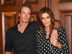 Pesan Romantis Cindy Crawford untuk Suami di Ultah ke-20 Pernikahan
