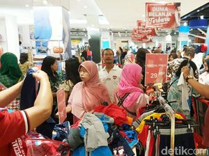 Diskon sampai 70% Fashion di Transmart Carrefour Mataram