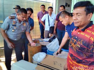 Dalam Semalam Pabrik di Purwokerto Ini Hasilkan Ratusan Ribu Pil PCC Dalam Semalam Pabrik di Purwokerto Ini Hasilkan Ratusan Ribu Pil PCC
