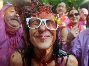 Foto: Basah-basah di Perang Anggur Spanyol