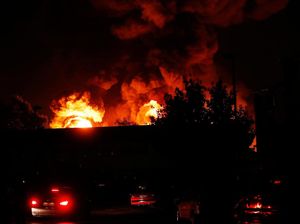 Begini Ganasnya Kobaran Api di Dekat Tottenham Hotspur