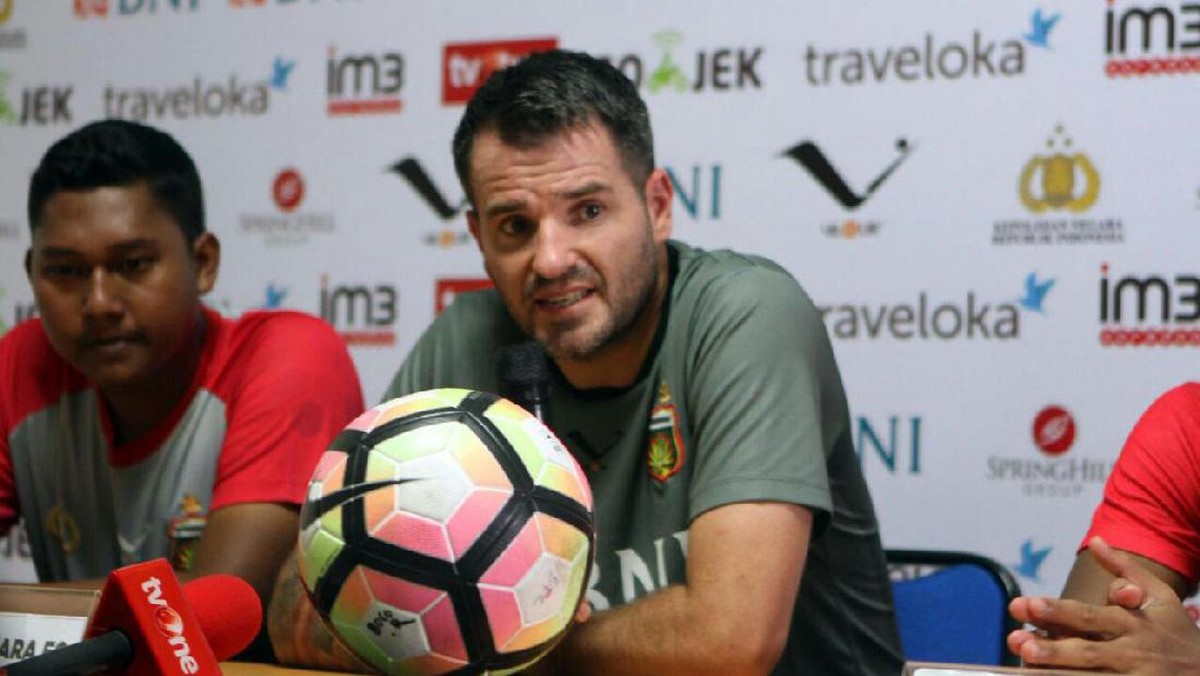 Pelatih Bhayangkara FC Simon McMenemy (dok. Bhayangkara FC)