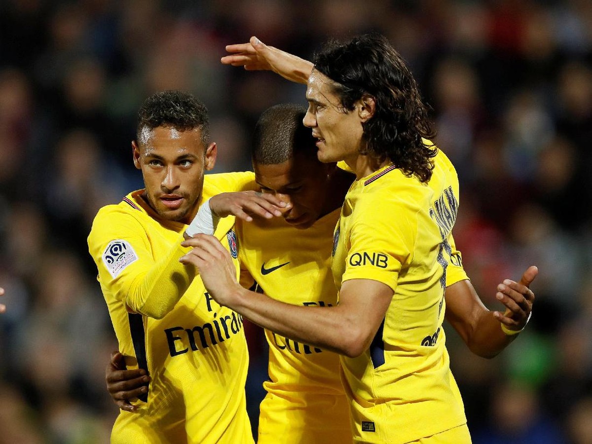 Pemain Paris Saint-Germain, Neymar dan Edinson Cavani (Foto: Gonzalo Fuentes/Reuters)