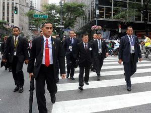 Wapres JK Jalan Kaki ke Markas PBB