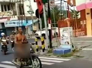 Pria Bugil Ngebut di Blitar: Pasien RS Jiwa yang Kabur Pria Bugil Ngebut di Blitar: Pasien RS Jiwa yang Kabur