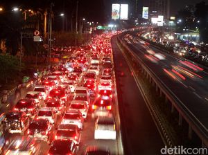 Arus Libur Natal, Tol Dalkot Semanggi-Cawang Padat
