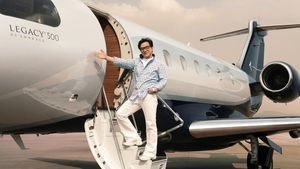 Foto Mewahnya Jet Pribadi Jackie Chan