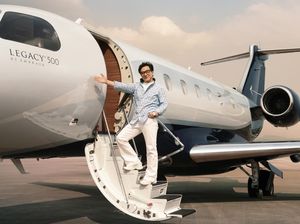 Foto Mewahnya Jet Pribadi Jackie Chan