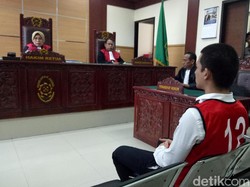 Axel Matthew Divonis 4 Bulan Penjara