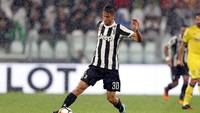 Resmi dibeli Juventus pada musim panas 2017 dari Boca Juniors, Rodrigo Bentacur bisa bermain hampir di semua posisi di lapangan tengah. Dia mengantongi kewarganegaraan Uruguay. (Gabriele Maltinti/Getty Images)
