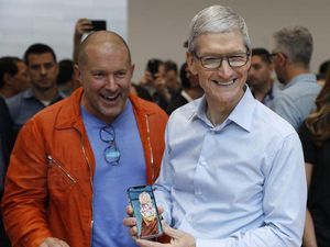 CEO Apple Tim Cook Mendadak Bicara Soal Penggantinya
