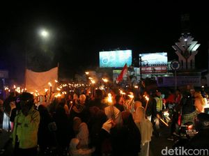 Warga Garut Pawai Obor Sambut Tahun Baru Islam