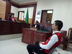 Bebas, Axel Matthew Tak Mau Bahas yang Sudah Lalu