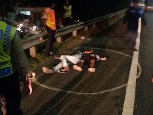 Duel Maut Irvan Vs 3 Begal: Terpojok, Tarik Baju dan Jatuh dari JPO