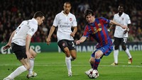 Messi sudah beberapa kali mencetak empat gol dalam satu laga di Camp Nou yakni ketika menghadapi Arsenal, Valencia, Espanyol, Osasuna, dan Eibar. (Foto: Jasper Juinen/Getty Images)