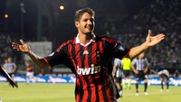 Alexandre Pato adalah pemenang penghargaan Golden Boy 2009. Pemain asal Brasil kelahiran 1989 itu kini bermain untuk Tianjin Quanjian. (Foto: Claudio Villa/Getty Images)