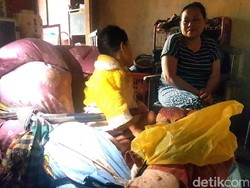Ortu Bunga Tagih Janji Dinsos Sukabumi Soal Boks dan Jaminan Sosial