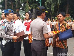 Lumpuhkan Pencuri, Master Deni Rono Dapat Penghargaan dari Kapolda Lumpuhkan Pencuri, Master Deni Rono Dapat Penghargaan dari Kapolda