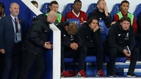 Hasil ini bikin Klopp amat kesal. Dia tak senang karena timnya buang-buang peluang, sementara tim lawan gampang bikin gol. Foto: Ed Sykes/Action Images via Reuters
