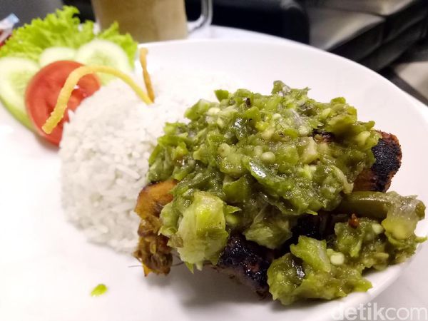 Wah, Sedapnya! Ini 12 Olahan Sambal Ijo dari Ayam, Iga Sampai Spaghetti