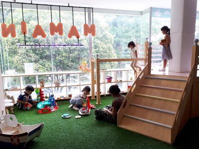 Intip Suasana Kafe Mamain, Tempat Makan dan Main Buat Si Kecil!