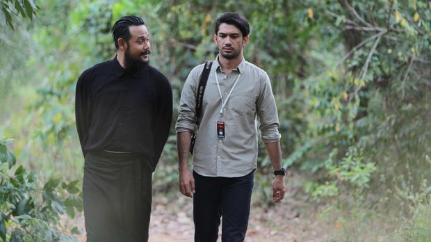 Reza Rahadian menjadi jurnalis di Gerbang Neraka.