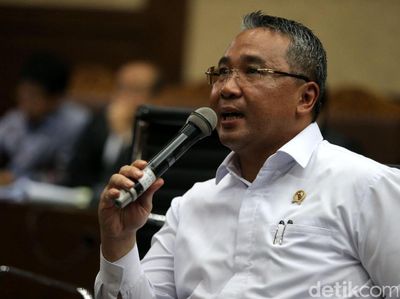 Mendes Bersaksi di Sidang Suap Opini WTP