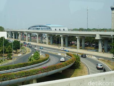 Foto: Pemandangan Keren dari Skytrain Bandara Soekarno Hatta