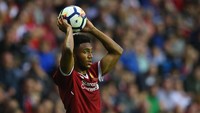 Joe Gomez saat ini memperkuat Liverpool. Berposisi sebagai bek tengah, dia kerap juga dimainkan sebagai full back. (Alex Livesey/Getty Images)