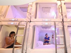 Nih, Hotel Kapsul Unik di Surabaya