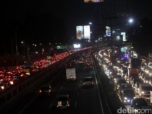 Ada Pengerjaan Proyek Tol Layang, Cikarang-Tambun Macet 4 Km