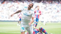 Theo Hernandez tampil kurang meyakinkan di Real Madrid pada musim lalu. Bek berusia 20 tahun itu mungkin perlu dipinjamkan untuk menambah pengalaman. Foto: Denis Doyle/Getty Images