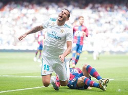 Theo Hernandez tampil kurang meyakinkan di Real Madrid pada musim lalu. Bek berusia 20 tahun itu mungkin perlu dipinjamkan untuk menambah pengalaman. Foto: Denis Doyle/Getty Images