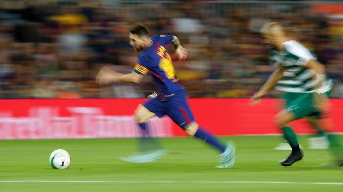 Lionel Messi mencetak empat gol ke gawang Eibar (Albert Gea/Reuters)