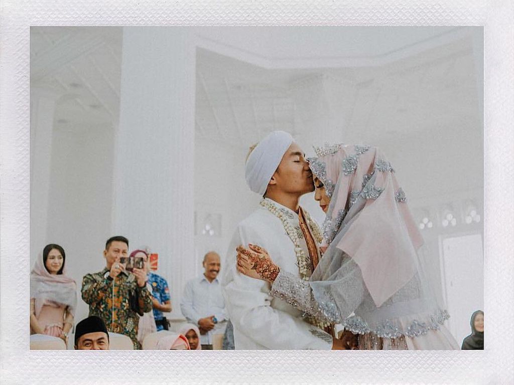 5 Pernikahan Hijabers yang Paling Jadi Sorotan di 2017 5 Pernikahan Hijabers yang Paling Jadi Sorotan di 2017