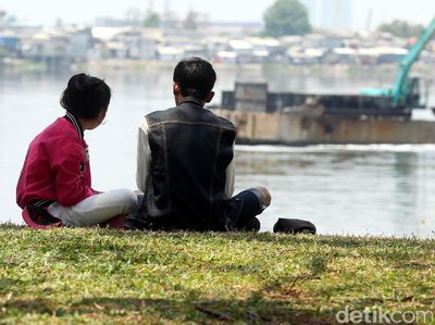 Duh, Taman Kota Waduk Pluit Kini Jadi Tempat Pacaran