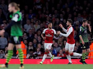 Gol Tunggal Walcott Loloskan Arsenal