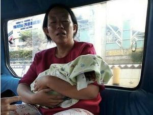Kemenko PMK Tunggu Laporan soal Ibu Gendong Jasad Bayi Pakai Angkot Kemenko PMK Tunggu Laporan soal Ibu Gendong Jasad Bayi Pakai Angkot