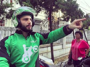 Imigrasi Turun Tangan Investigasi Data Anton Si Ojek Bule Imigrasi Turun Tangan Investigasi Data Anton Si Ojek Bule