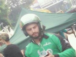 Anton Ojek Bule: Saya Tak Terima Uang, Cuma Mau Bikin Orang Senyum