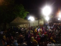 GP Ansor Surabaya Gelar Nobar Film G30S/PKI, Warga Antusias