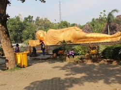 Ini Patung Buddha Tidur di Mojokerto