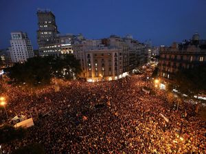Barcelona Memanas: Lautan Manusia Turun ke Jalan, Mengutuk Madrid Barcelona Memanas: Lautan Manusia Turun ke Jalan, Mengutuk Madrid