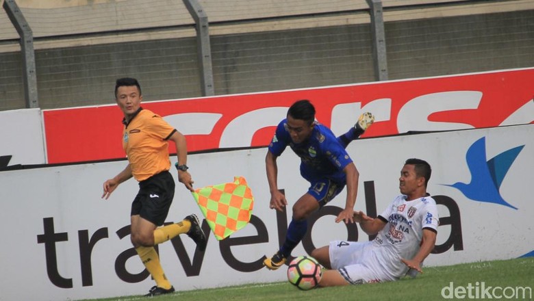 Duel Persib dan Bali United Berakhir Tanpa Gol Duel Persib dan Bali United Berakhir Tanpa Gol
