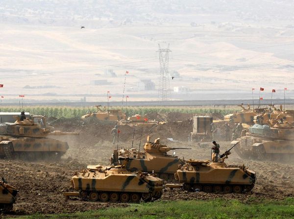Melihat Latihan Tentara Militer Turki